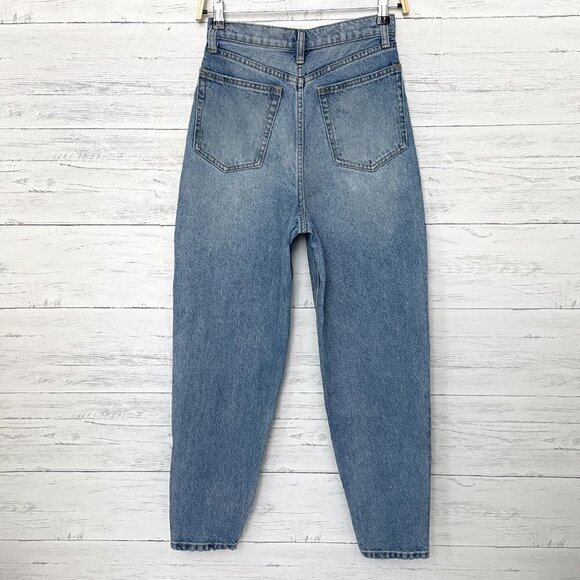 We Wore What Women's High Rise Boyfriend Jeans Taper Leg Light Wash size 25 - Picture 2 of 10